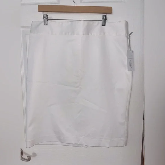Liz Claiborne Chic White Pencil Skirt for Women NWT 16 - Picture 1 of 4